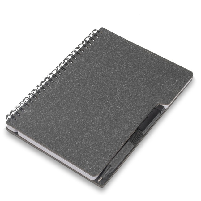 Caderno A5 capa em papelão reciclado com caneta Personalizado