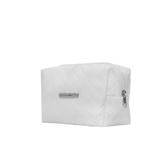 Necessaire puff matelassê com detalhe prata com logotipo